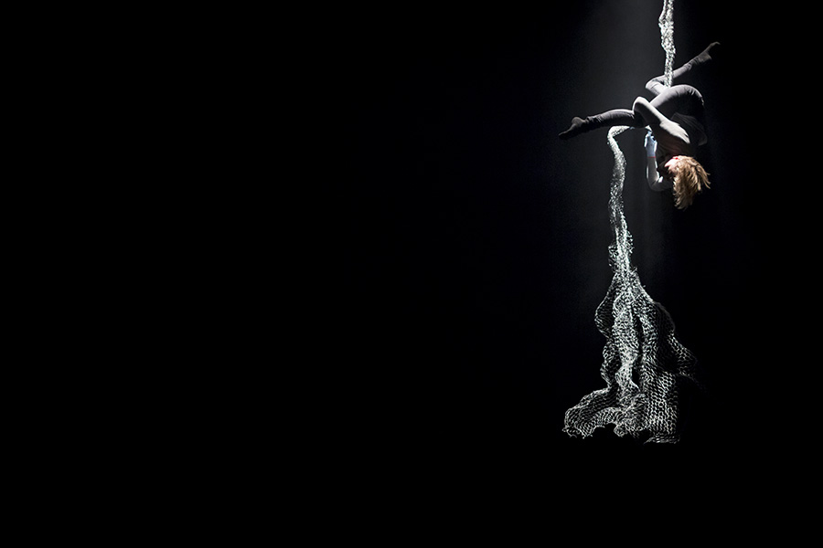 Suvremena cirkuska predstava “To Every Cloud” u Amfiteatru Doma mladih