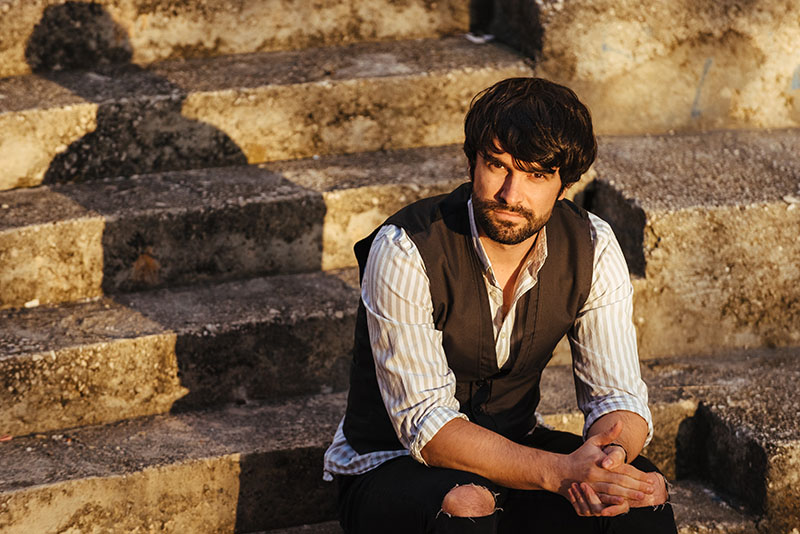 Slaven Jurić predstavlja novi singl ‘Osmijeh’ i spot u stilu akcijsko ljubavnog trilera