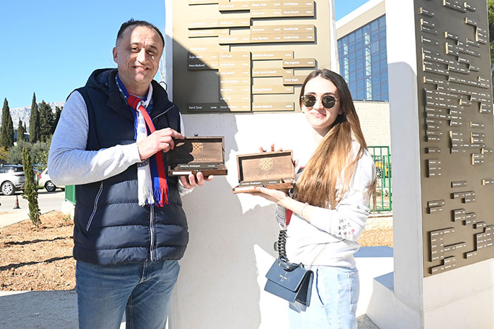 Otac iznenadio djecu imenima u hajdukovom Parku, oni mu vratili istom mjerom!