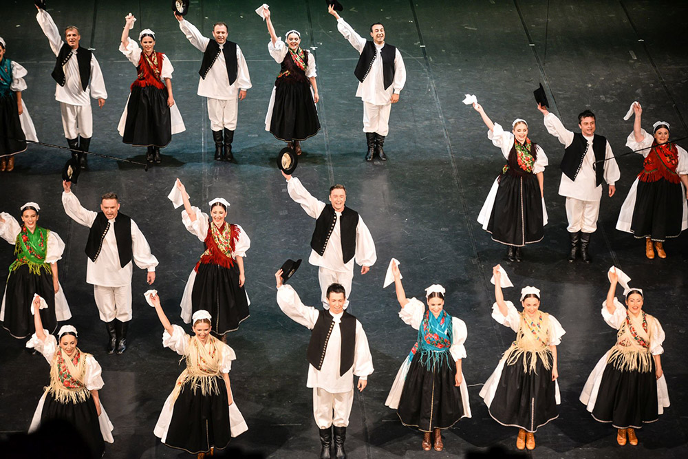 Fascinantna produkcija za splitski spektakl Ansambla LADO