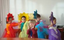 Igračke i predstava za male bolesnike