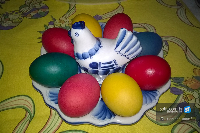 Sretan Uskrs želimo !