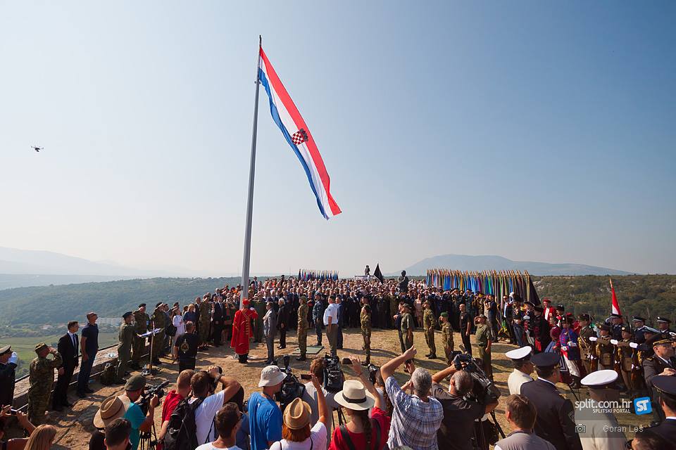 Čestitamo Vam Dan pobjede i domovinske zahvalnosti te Dan hrvatskih branitelja!