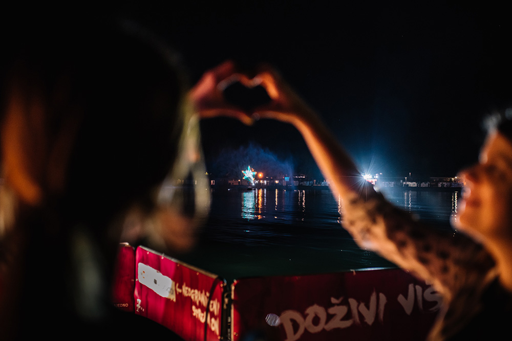 Glazbenici i reprezantativci iz Hrvatske i regije poslali poruku prijateljstva i ljubavi na otvaranju Sea Star Festivala