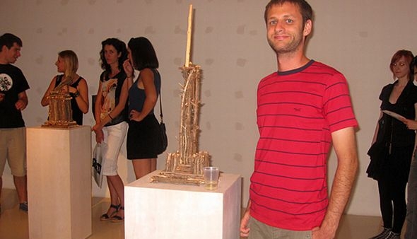 Na lomači uništio motive za sve loše