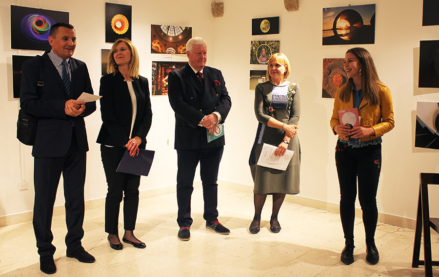 Otvorena izložba  KRUGOVI / CIRCLES