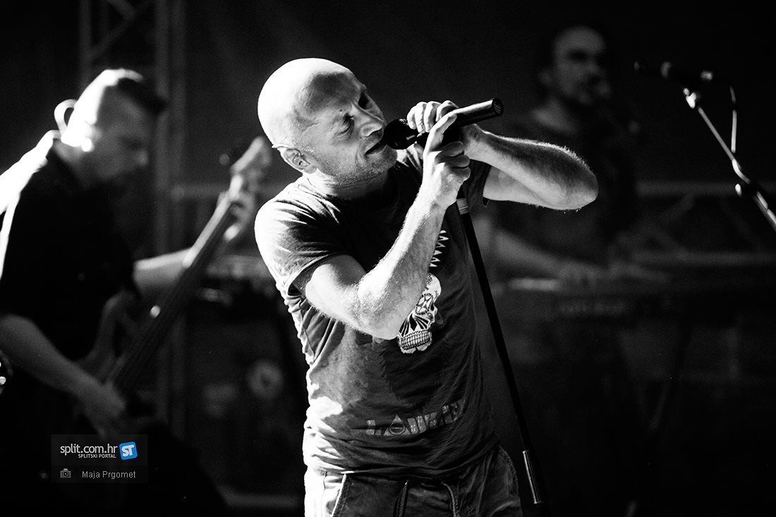 MILE KEKIN: „Moja preporuka svim bendovima je da dobro pripaze s kim rade.“