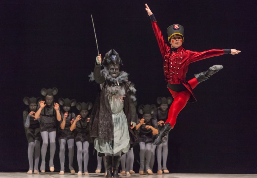 Stiže Božić, stiže i Orašar