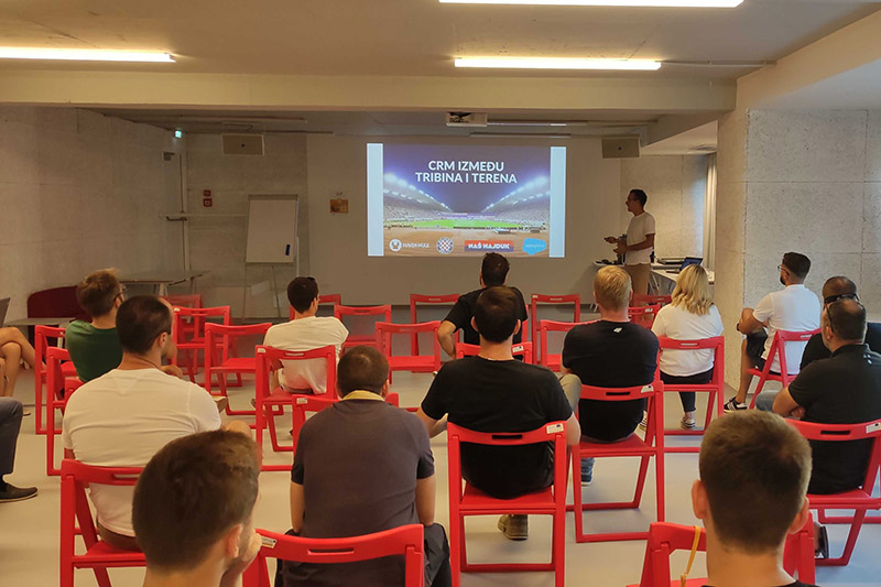 Zahvaljujući modernoj tehnologiji Odjel za članstvo Hajduka izradi 2 članstva u minuti i čuva milijune podataka